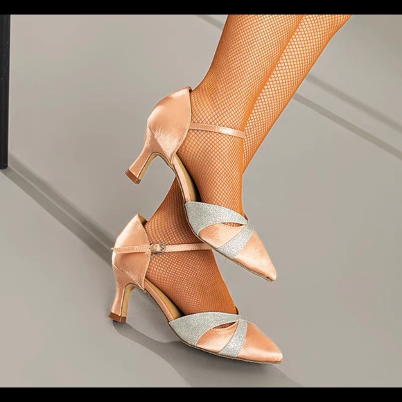 Salsa/Latin indoor dance shoes beige size 9 - Picture 9 of 11